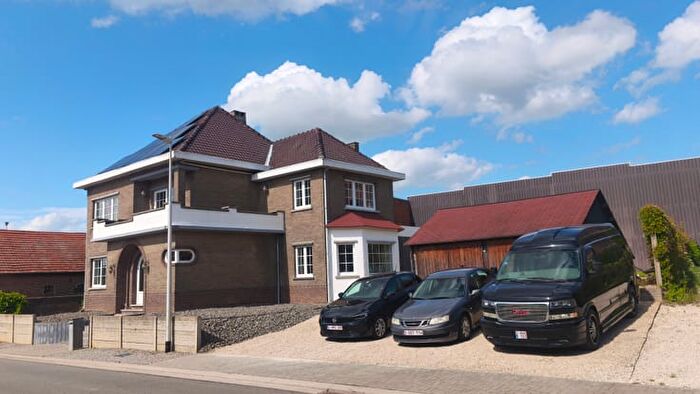Maison 5 pièces à Schalkhovenstraat, Hoeselt, à vendre