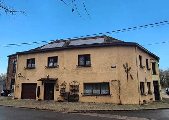 Maison 5 pièces à Chaussée de Viesville, Pontàcelles, à vendre