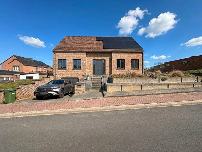 Kapelstraat, SINTTRUIDEN - Maison 5 pièces à vendre
