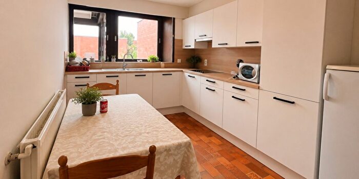 Appartement 2 pièces à Iepersestraat, Roeselare, à vendre