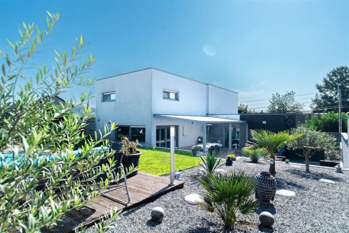 Maison 4 pièces à Rue du Village, VELROUX, à vendre