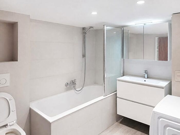 Rue Souverain Pont, Liège : Maison 7 pièces à vendre