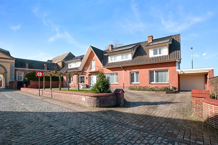 Kartuizerstraat, SINTMARTENSLIERDE : Maison 5 pièces à vendre