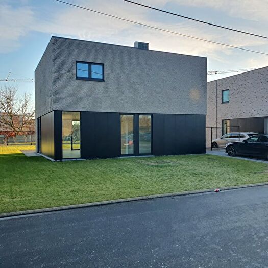 Maison 3 pièces à louer à Hazenstraat, Mol
