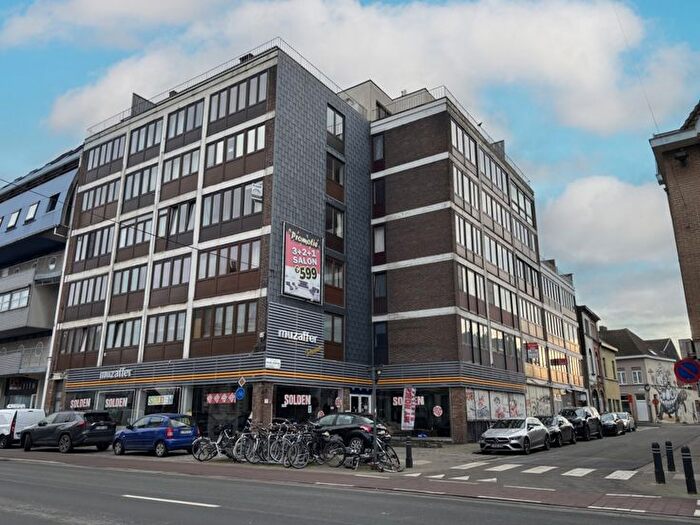 Appartement 6 pièces à Engelbert van Arenbergstraat, SintAmandsberg, à vendre