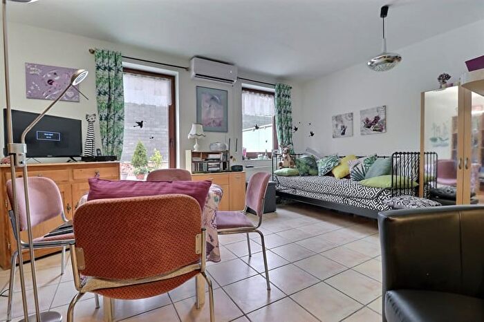 de Fétis, A : Appartement à louer