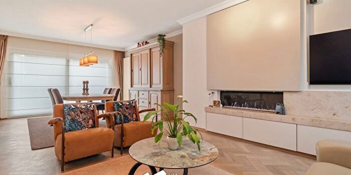 Maison 5 pièces à OnzeLieveVrouwstraat, Beringen, à vendre