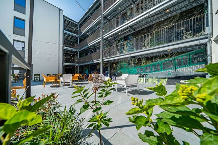 Place XavierNeujean, Liège : Appartement à vendre