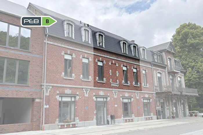 Appartement 6 pièces à vendre à Place De La Gare, Yvoir