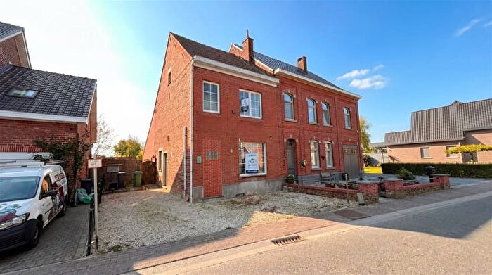 Maison 4 pièces à vendre à Dagmoedstraat, SCHENDELBEKE