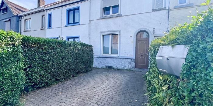 Maison 2 pièces à Rue de SartlezMoulins, Courcelles, à vendre