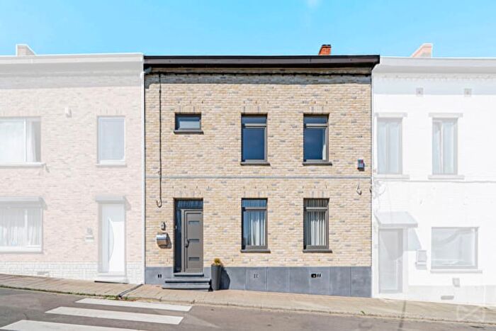 Maison 16 pièces à Rue Jules Coppée, Jumet, à vendre