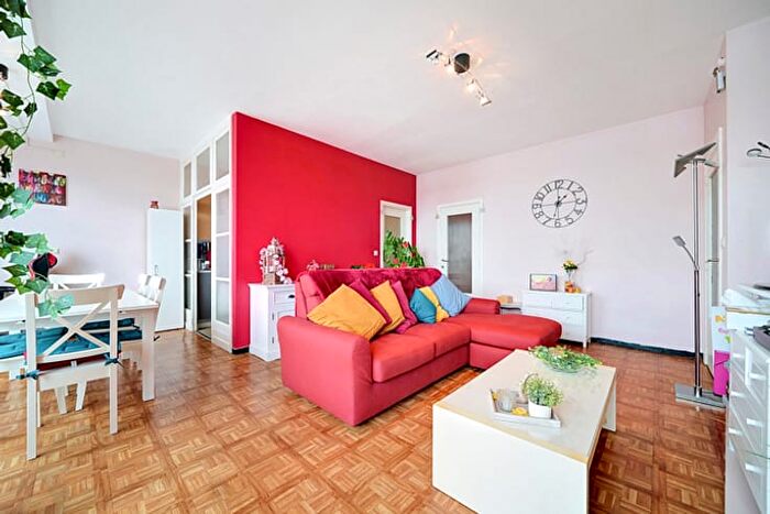 Appartement 11 pièces à vendre à Chaussée de Châtelet, Gilly