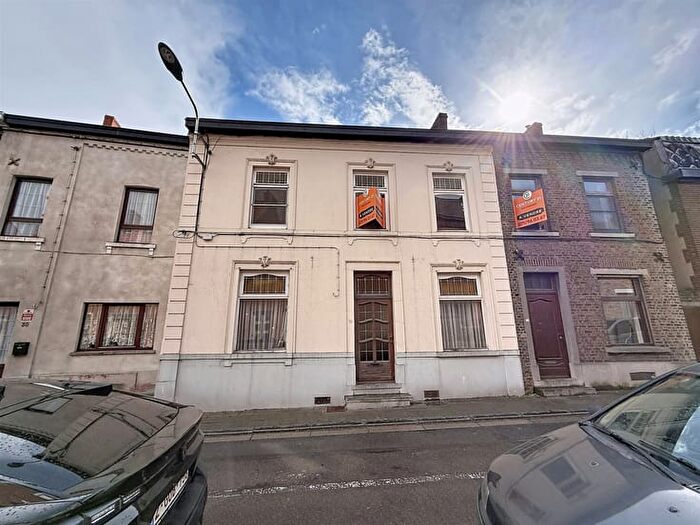 Maison 4 pièces à vendre à Rue Jules Maltaux, Farciennes