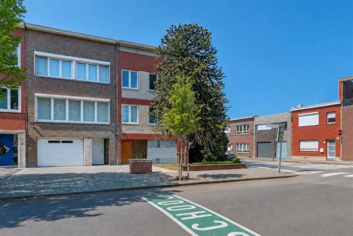 SintJan Vianneystraat, WILRIJK : Maison 6 pièces à vendre