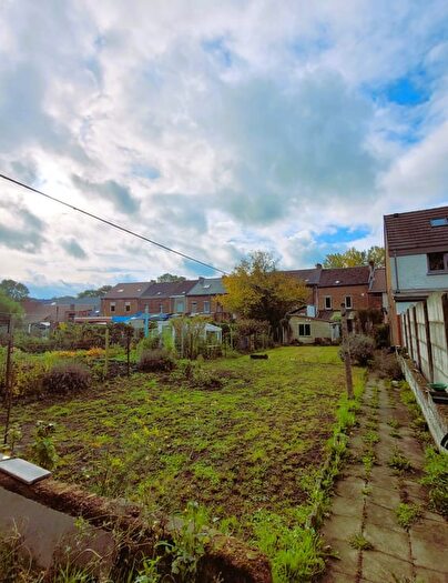 Rue, La Louvière : Maison 10 pièces à vendre