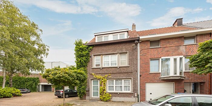 Maison 4 pièces à vendre à Lode Geysenstraat, Merksem