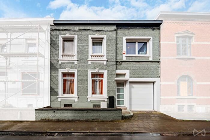 Maison 19 pièces à vendre à Rue De La Légende Dorée, MontigniesSurSambre