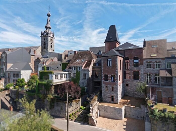 Maison 12 pièces à vendre à Rue du Four, Chimay