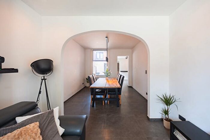 Maison 3 pièces à vendre - Koning Albertstraat, Zwijndrecht