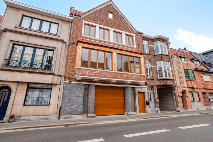 Maison 17 pièces à Hoveniersstraat, SintNiklaas, à vendre