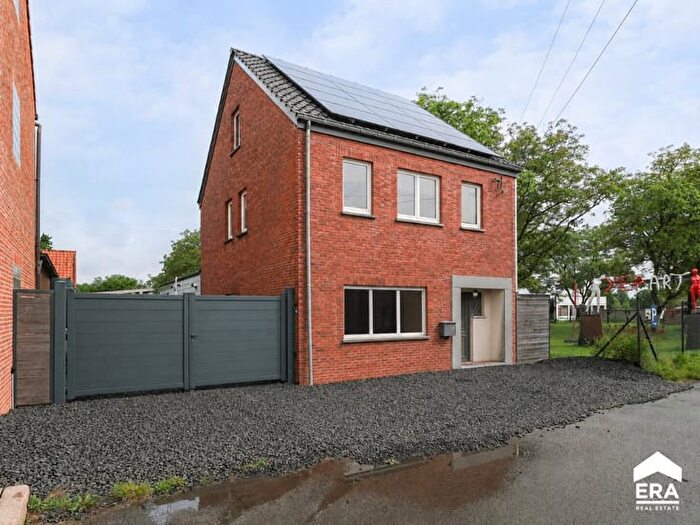 Steenweg, HerkdeStad : Maison 3 pièces à vendre