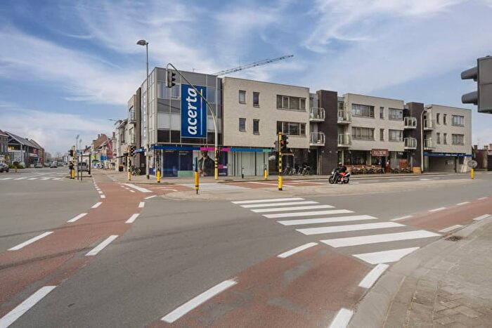 Maison à Kortrijksestraat, Kortrijk, à vendre