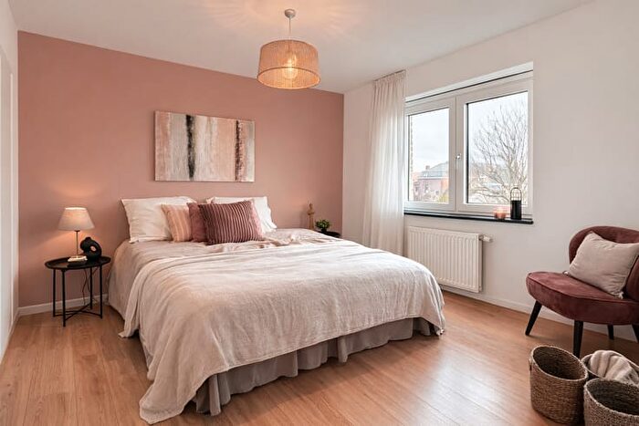 Maison 8 pièces à Rue de la Station, Ressaix, à vendre