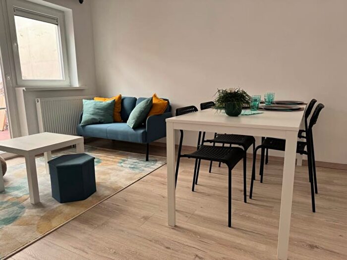 Appartement 4 pièces à louer à Rue Du Roton, Charleroi