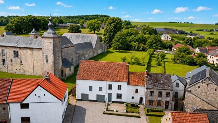 Maison 5 pièces à Rue du Château Ferme, Onhaye, à vendre