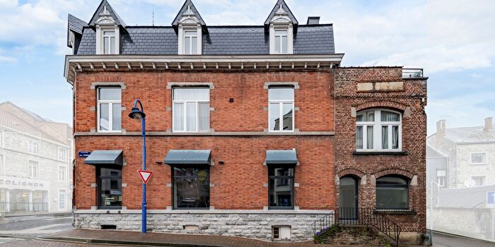 Rue de Bouillon, Beauraing : Maison 6 pièces à vendre