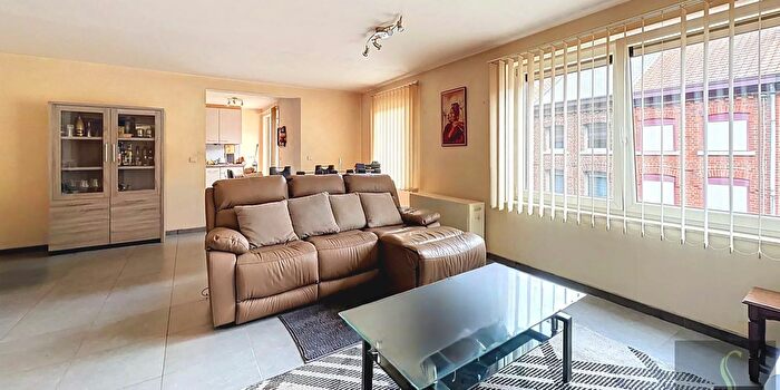 Appartement à louer à RUE DE RESSAIX, Binche