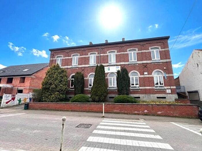 Maison à Rue de la Glacerie, Courcelles, à vendre
