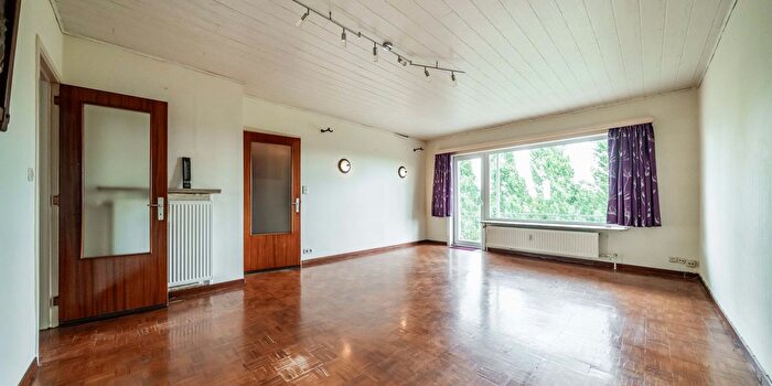 Rue Institut Notre Dame de la Compassion, La Louvière : Appartement 2 pièces à vendre