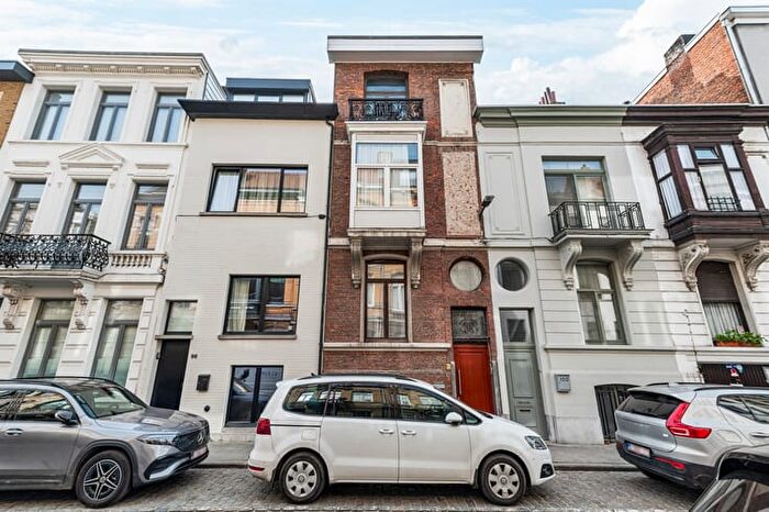 SintHubertusstraat, BERCHEM - Maison 3 pièces à vendre
