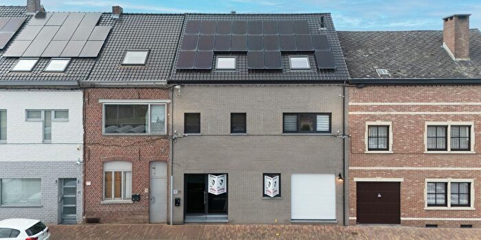 Maison 4 pièces à Stationsplein, Nederbrakel, à louer