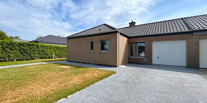 Zandvoortstraat, HeistopdenBerg : Maison 3 pièces à louer