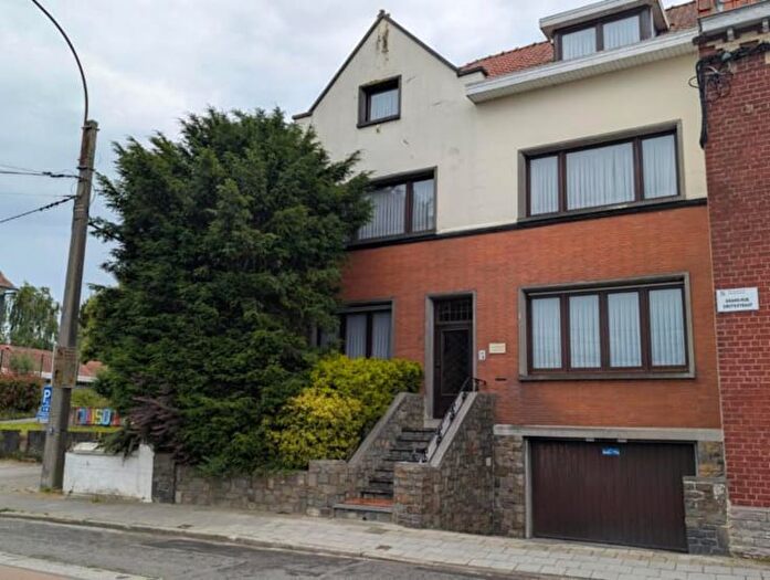 Maison 5 pièces à GrandRue, Mouscron, à vendre
