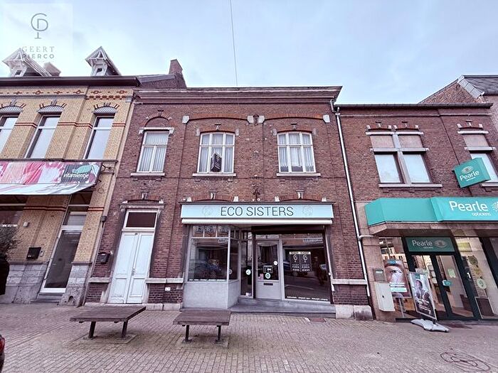 Maison 12 pièces à vendre - Stationsstraat, Landen