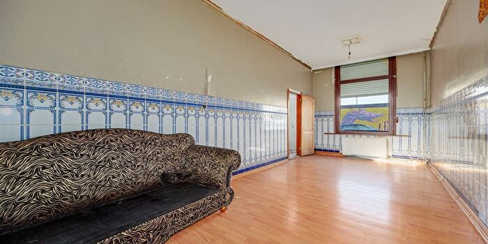 Maison 4 pièces à Tweemontstraat, Deurne, à vendre