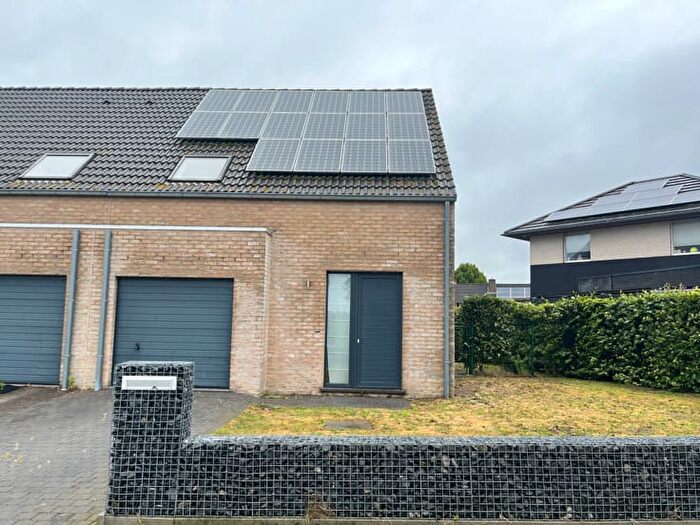 Maison 12 pièces à Doornhoutstraat, Bavikhove, à louer