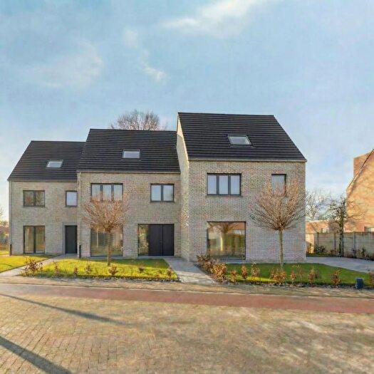 Kere, A - Maison 10 pièces à vendre