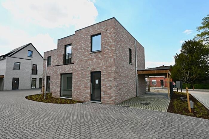 Maison 11 pièces à vendre à Kapelstraat, Broechem