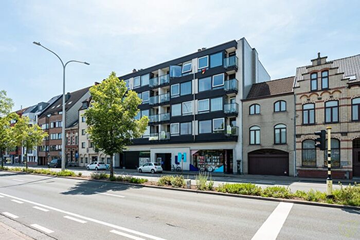 Koningin Astridplein, Eeklo - Appartement 13 pièces à vendre
