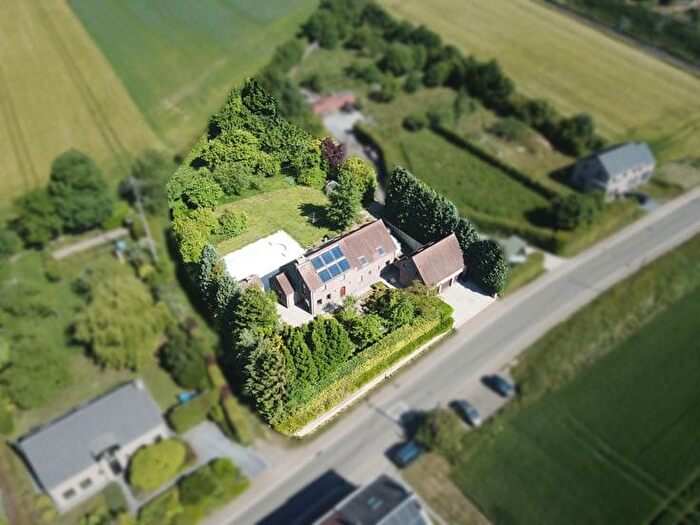 Maison 8 pièces à vendre à Chaussée Romaine, Gembloux