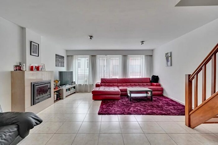 STATIONSSTRAAT, Landen : Appartement 3 pièces à vendre