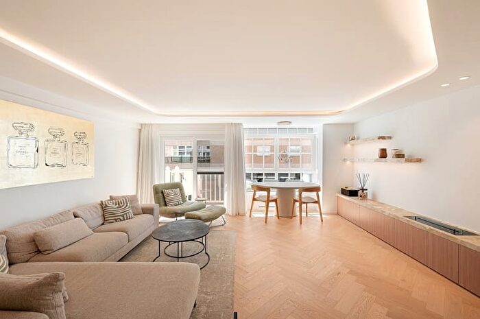 Appartement 14 pièces à Koningslaan, KnokkeHeist, à vendre