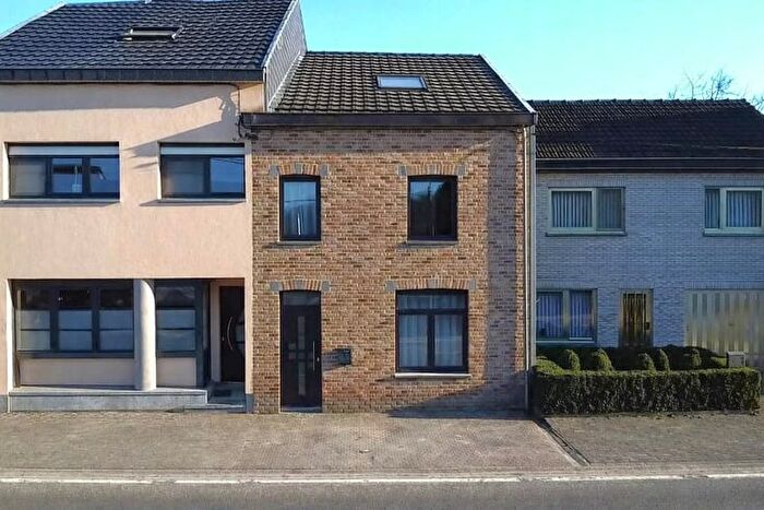 Maison 8 pièces à vendre à Bassenge, Luik