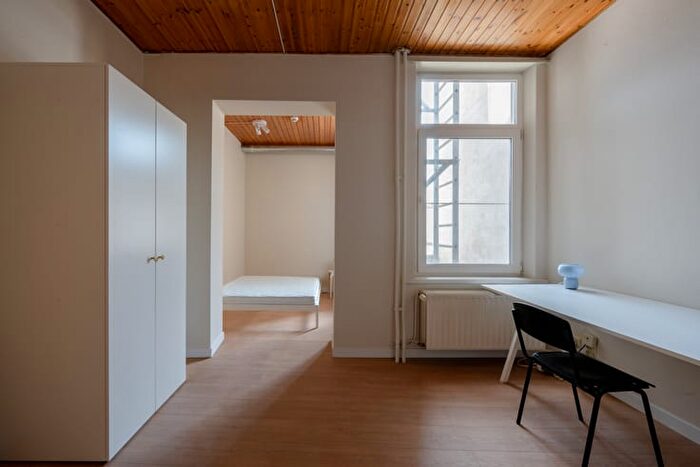 Appartement 7 pièces à Bervoetstraat, Antwerpen, à louer