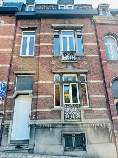 Appartement 5 pièces à Chaussée De Louvain, Namur, à louer